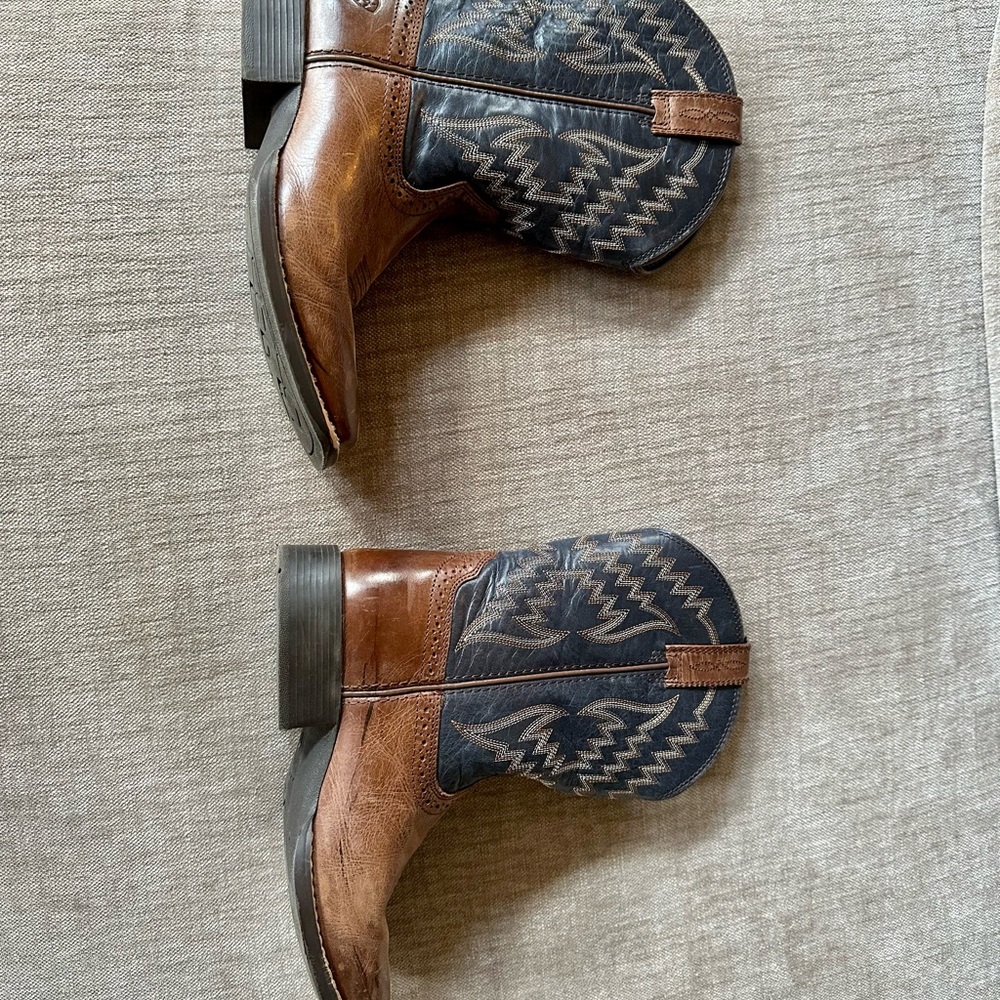 Boys Size 2 Youth Ariat Cowboy Boots